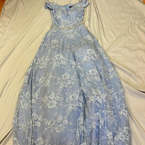 Blue Lacey ball gown, never worn, - Picture 2 of 5
